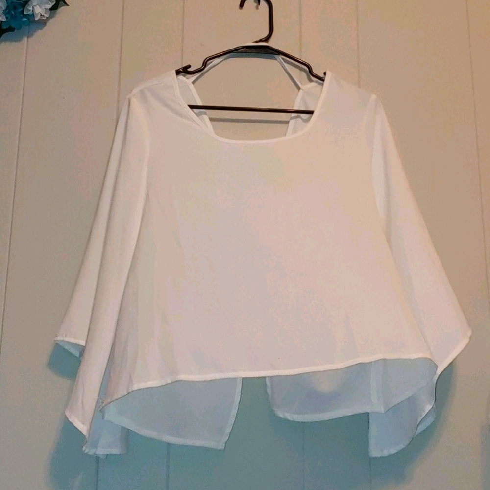 Bell sleeve bow back